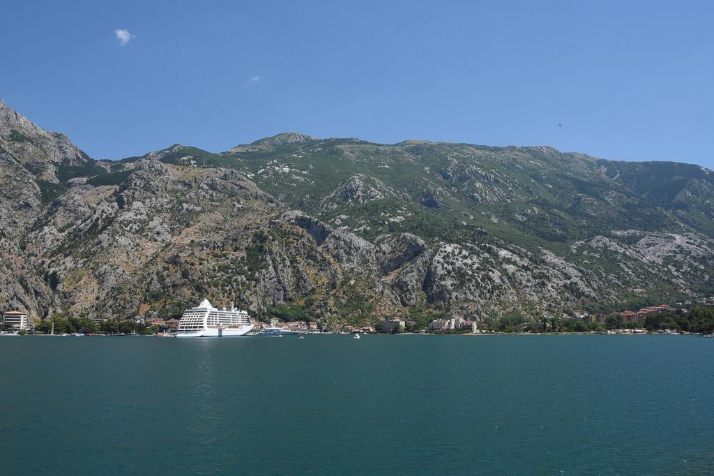 Ribica Apartments Kotor Luaran gambar